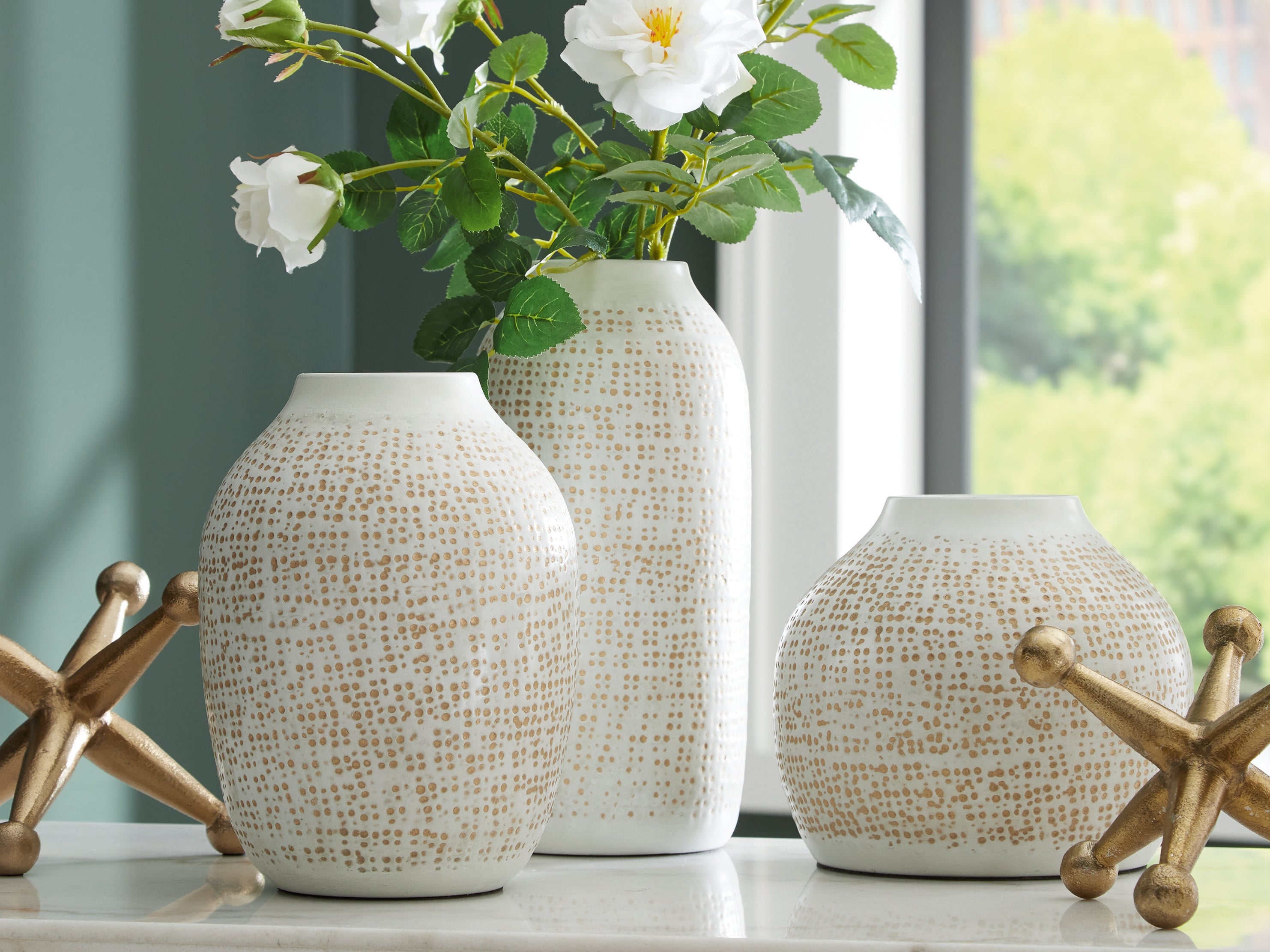 Sectionals for Less - Ashley Furniture - Vinburn Accessory Set (Set of 5) - Accessory Set (5/CN) / White/Gold Finish - A2C00213