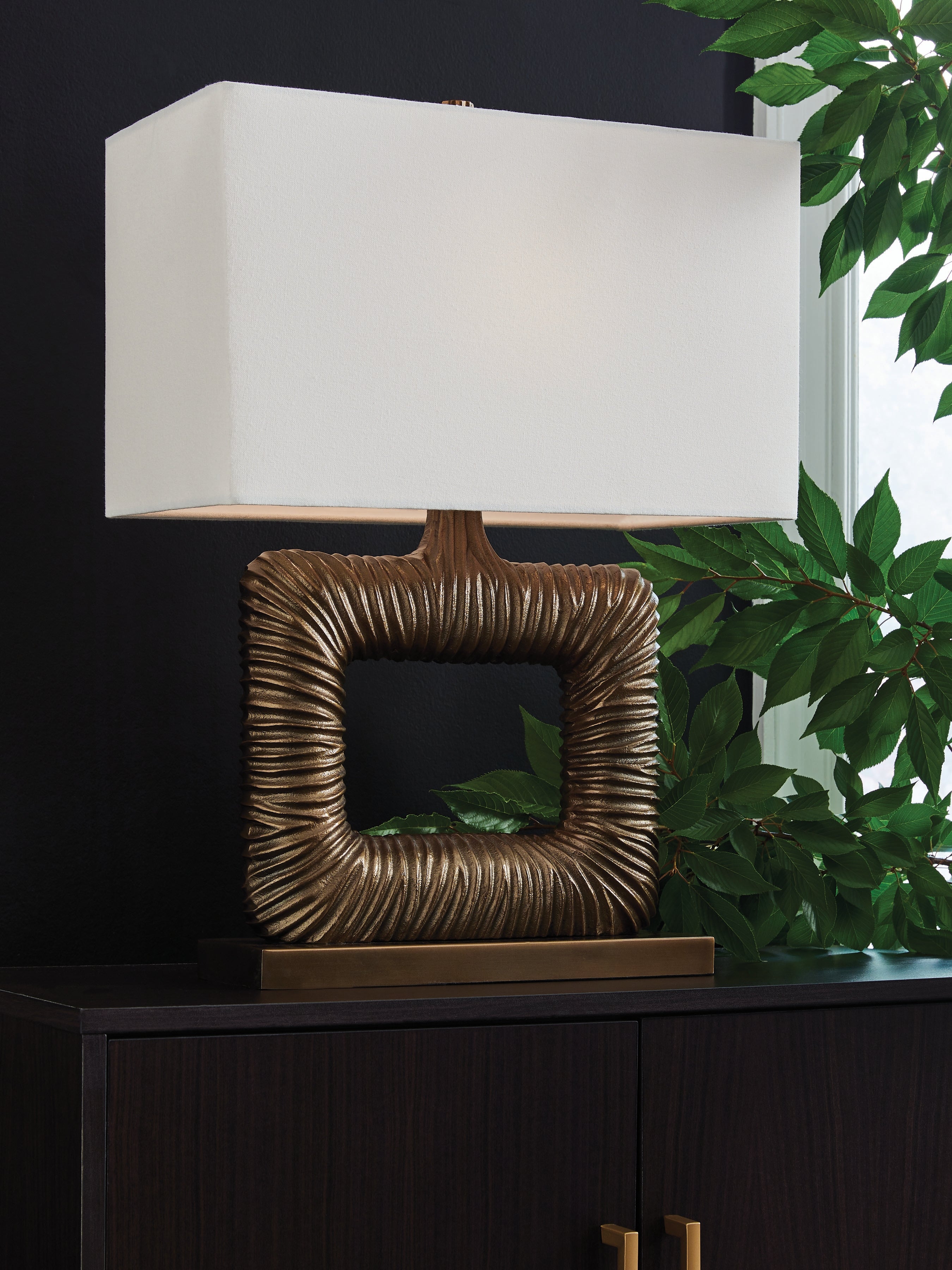 Sectionals for Less - Ashley Furniture - Garronby Lighting - Metal Table Lamp (1/CN) / Antique Brass Finish - L207604