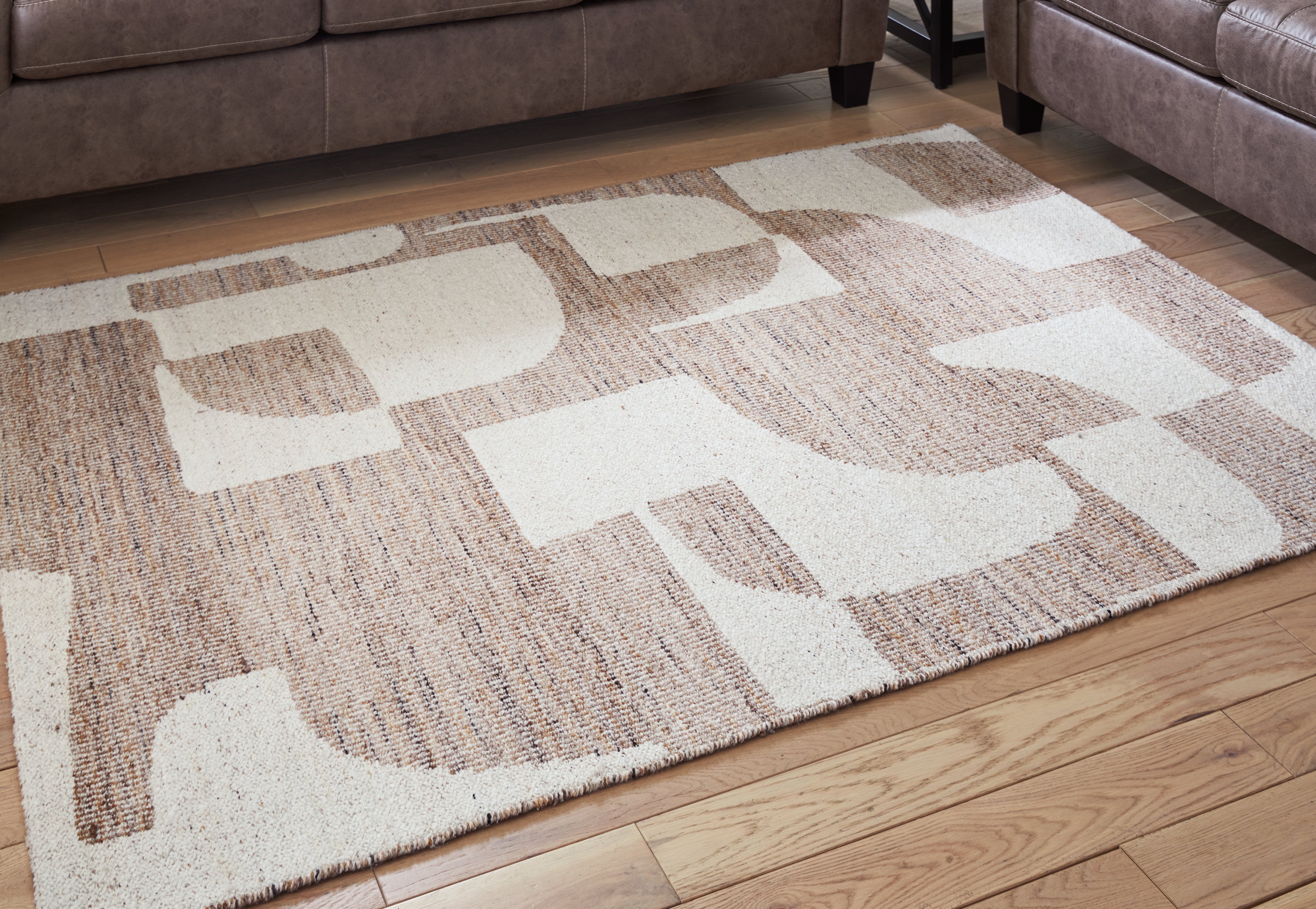 Sectionals for Less - Ashley Furniture - Brynnfield Rug - 5' x 7' Rug / Beige/Brown - R406372