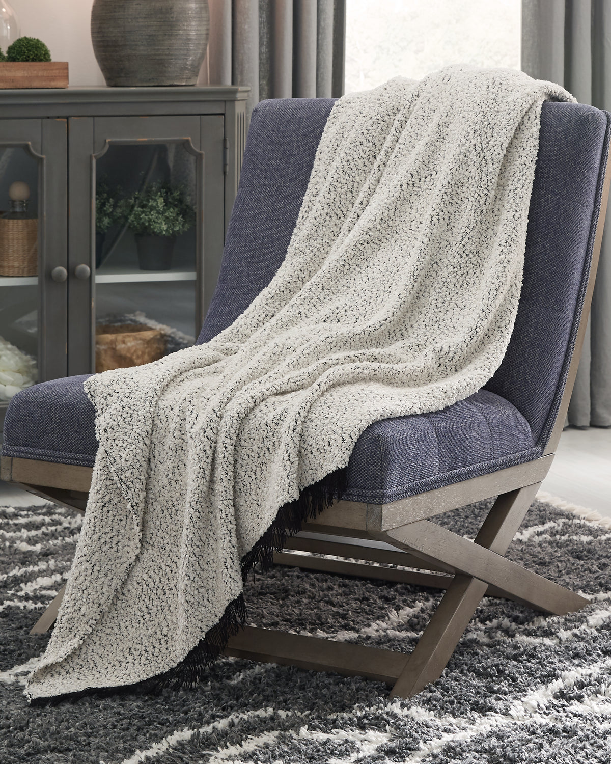 Sectionals for Less - Ashley Furniture - Leonita Throw - Throw / Black/White - A1000769T