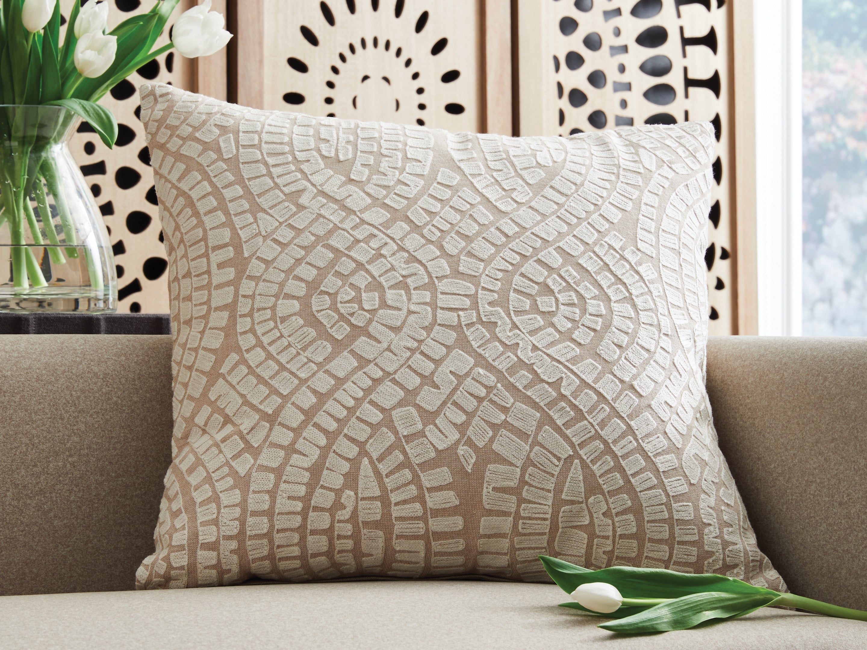 Sectionals for Less - Ashley Furniture - Cortlen Pillows - Pillow (4/CS) / Beige/Ivory - A1001122