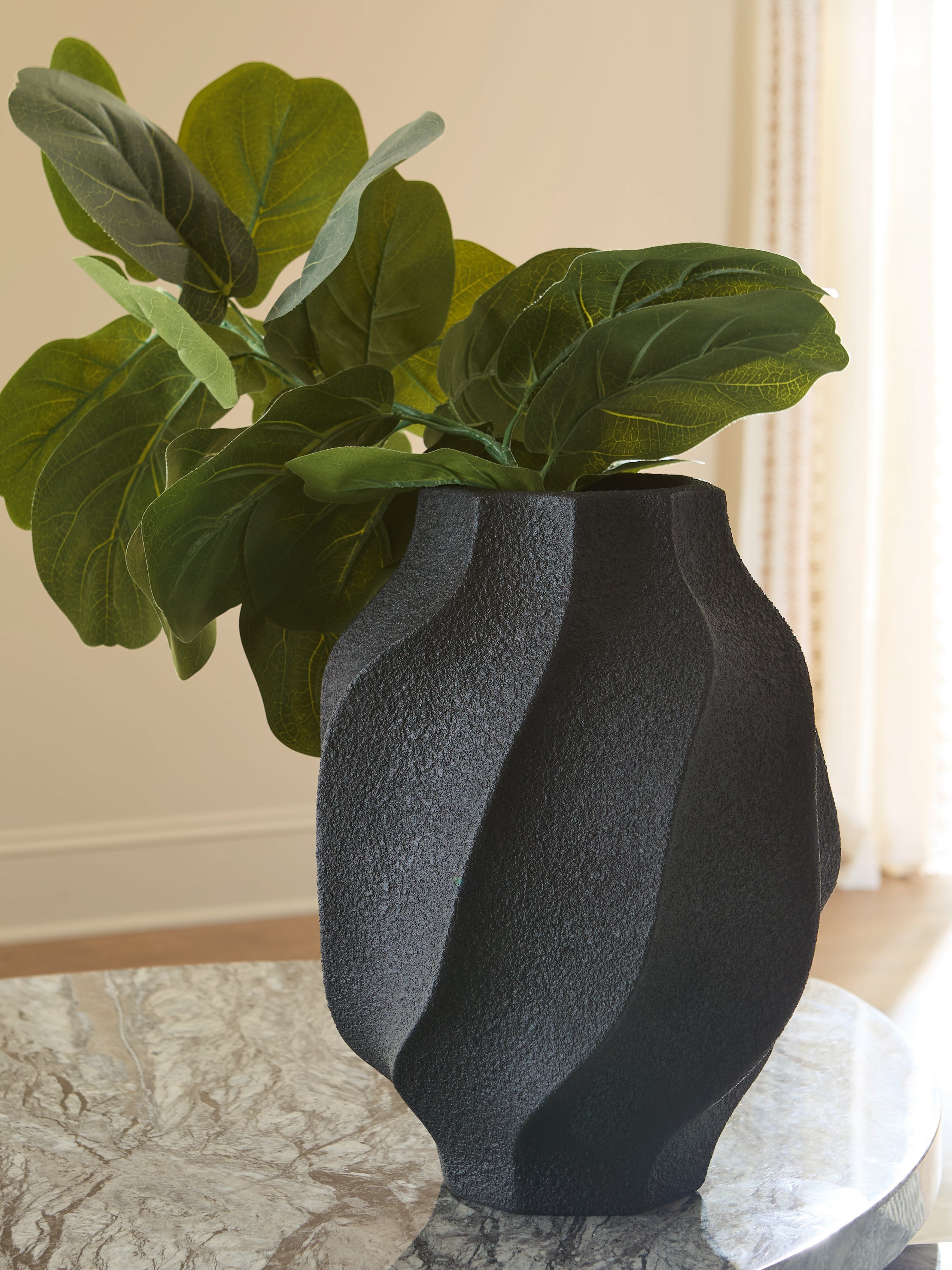 Sectionals for Less - Ashley Furniture - Judworth Vase - Vase / Black - A2000874