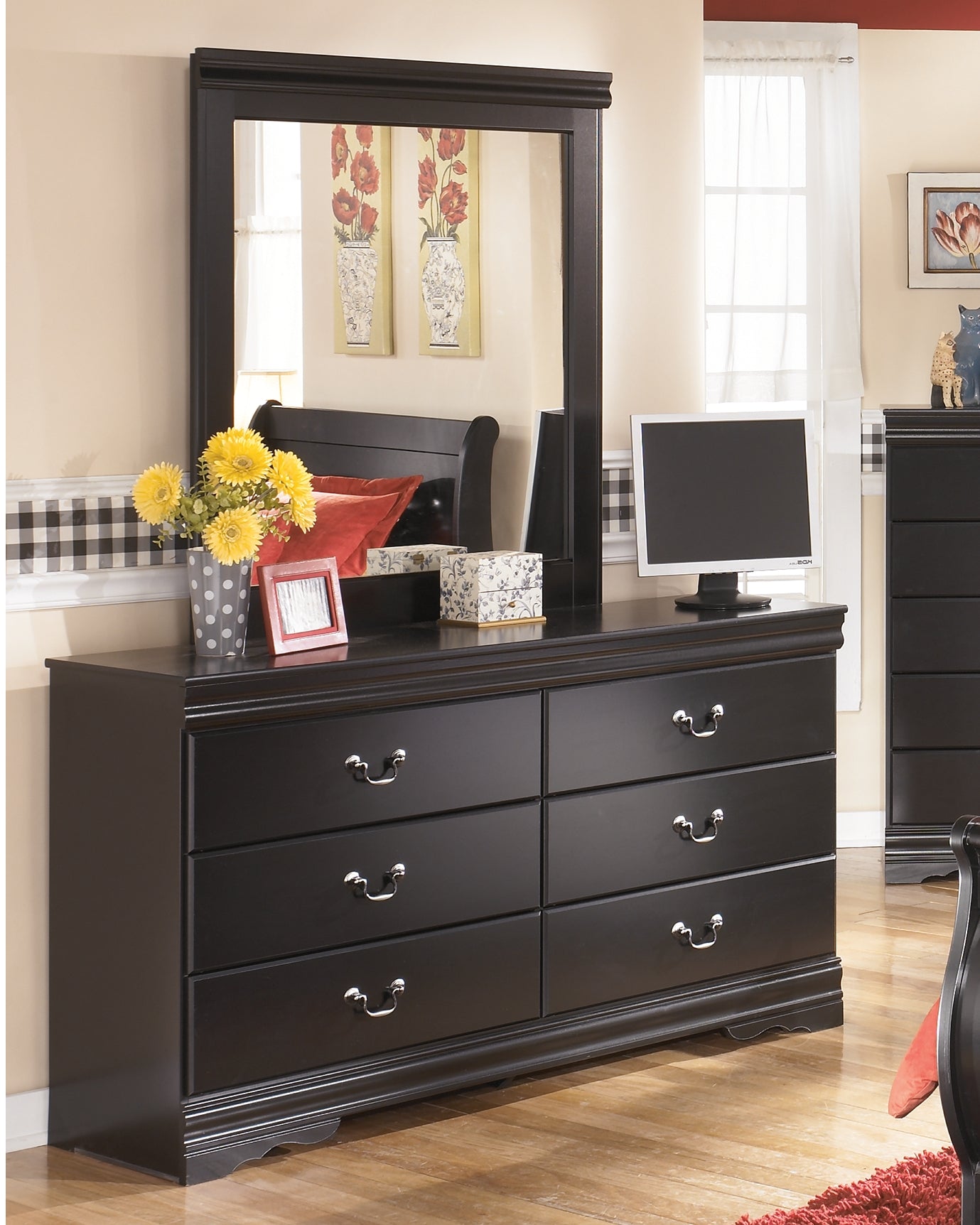 Sectionals for Less - Ashley Furniture - Huey Vineyard Bedroom - Dresser and Mirror / Black - B128B1