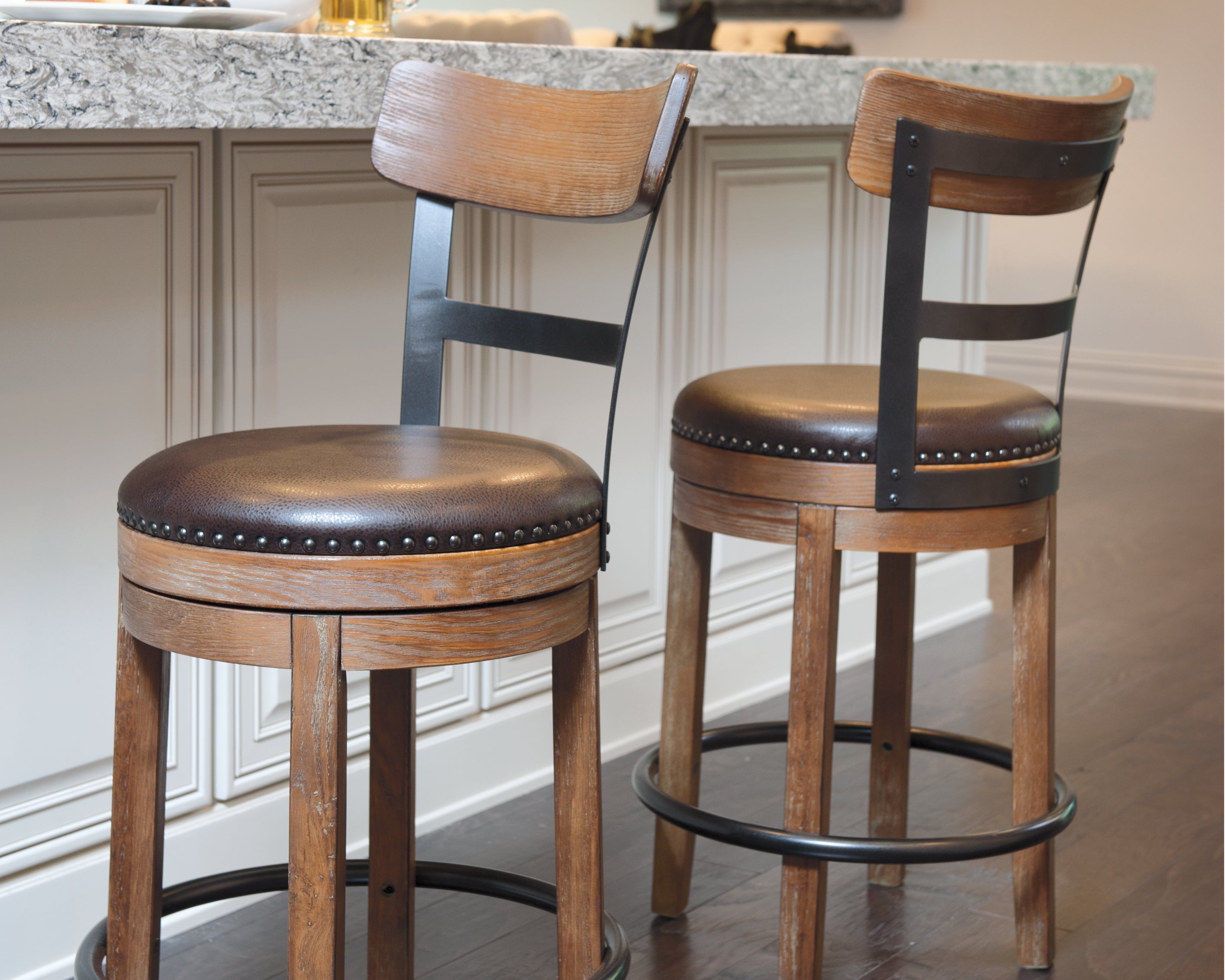 Sectionals for Less - Ashley Furniture - Pinnadel Dining Room - Counter Height Bar Stool (Set of 2) / Grayish Brown - D542-124X2