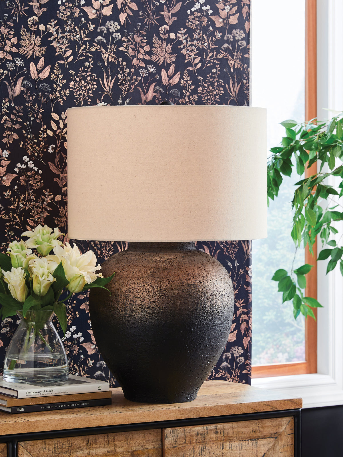 Sectionals for Less - Ashley Furniture - Newgerhard Lighting - Metal Table Lamp (1/CN) / Brown/Black - L207644