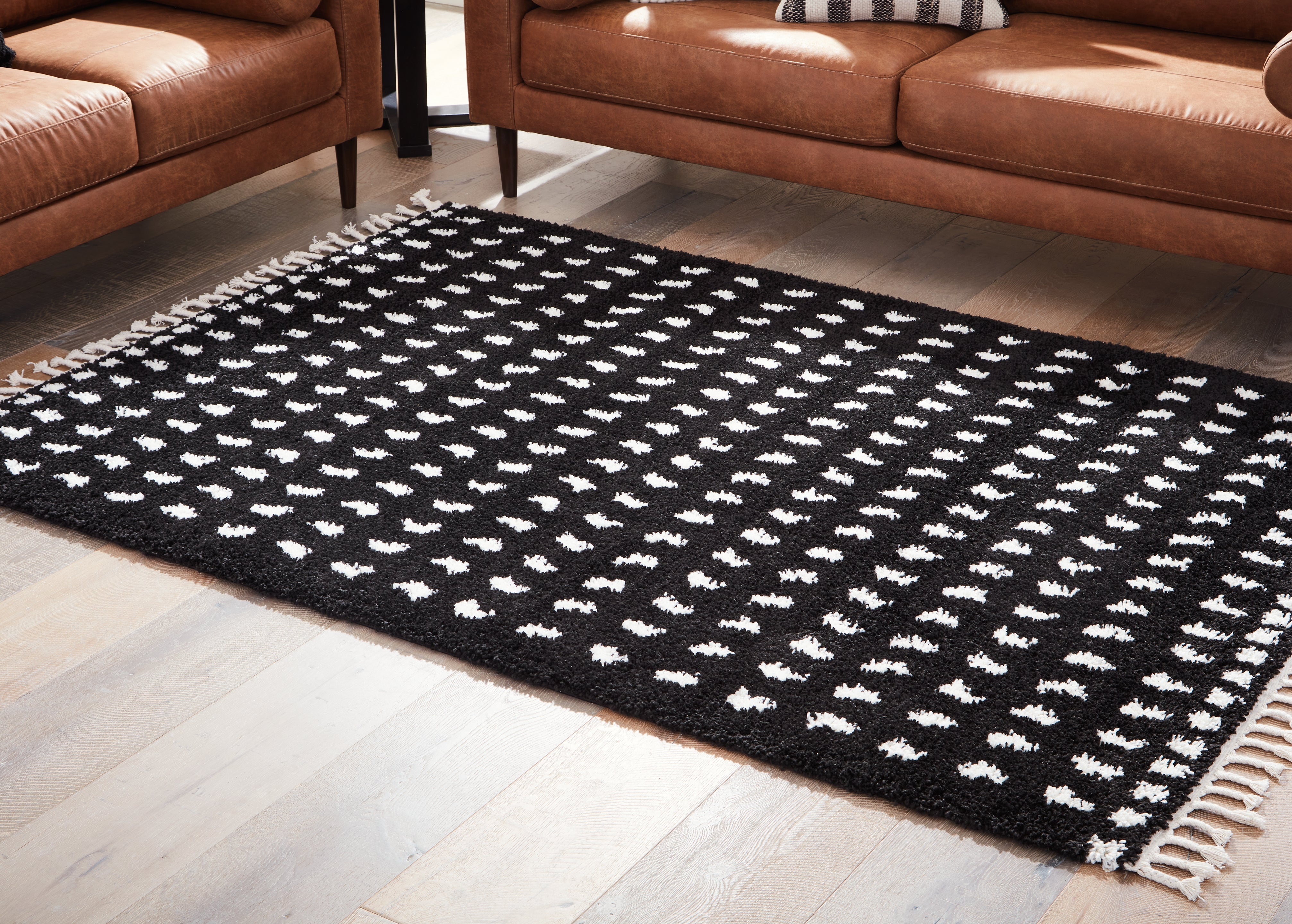 Sectionals for Less - Ashley Furniture - Minston Rug - 8' x 10' Rug / Black/White - R405951