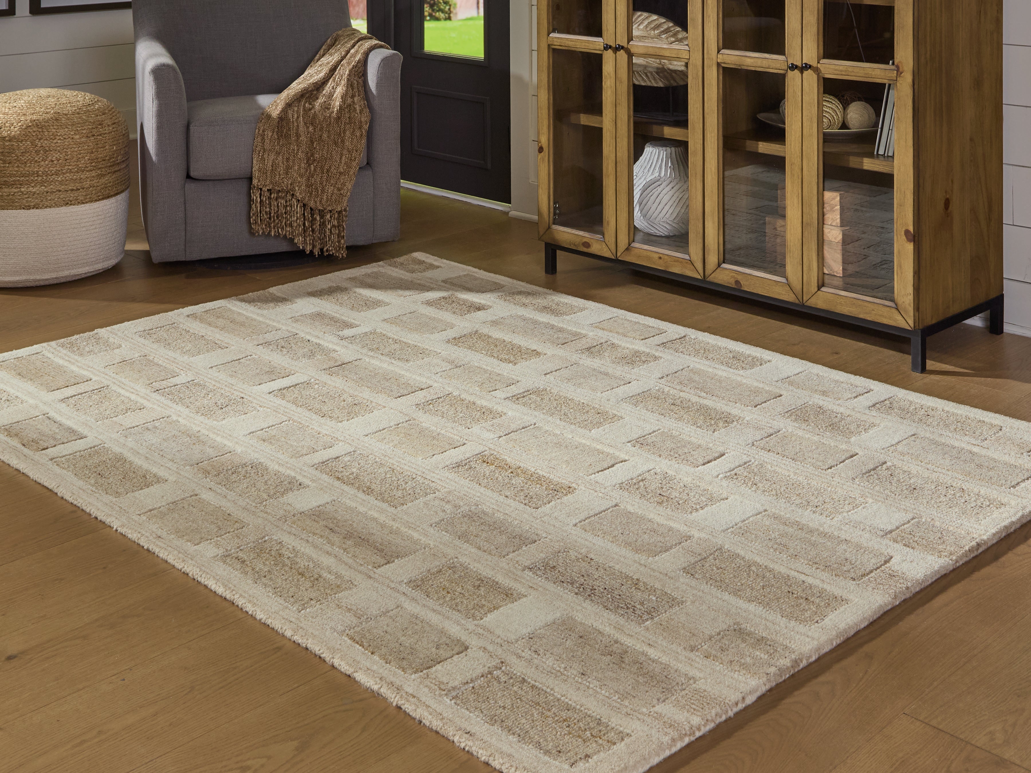 Sectionals for Less - Ashley Furniture - Lisgrove Rug - 5' x 7' Area Rug / Tan/Brown/White - R407712